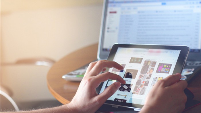 “互聯(lián)網(wǎng)+”現(xiàn)代農(nóng)業(yè)，走進(jìn)農(nóng)村，給老農(nóng)帶來不少好處